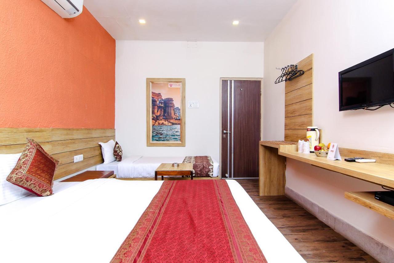 Hotel R B International Waranasi Zewnętrze zdjęcie