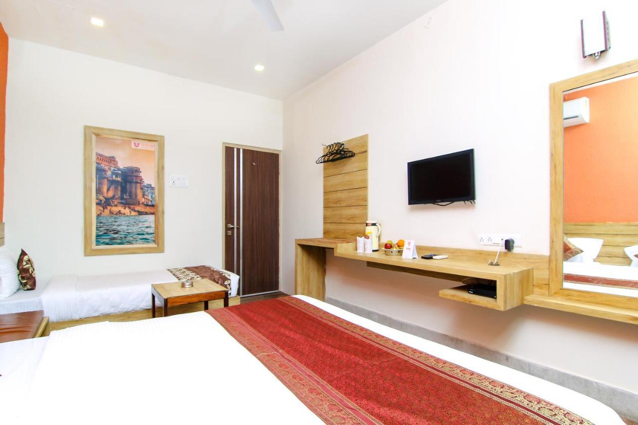 Hotel R B International Waranasi Zewnętrze zdjęcie
