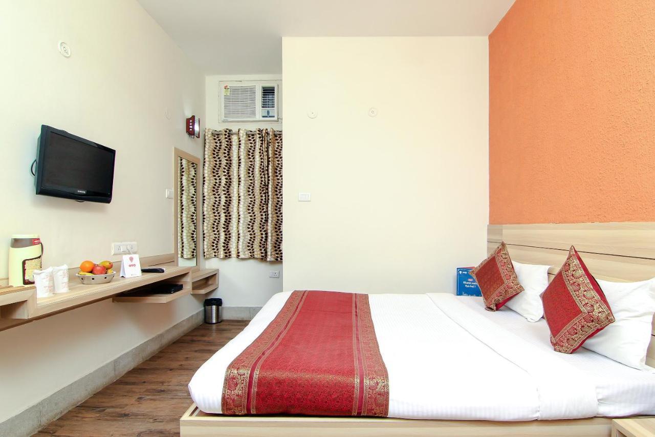 Hotel R B International Waranasi Zewnętrze zdjęcie