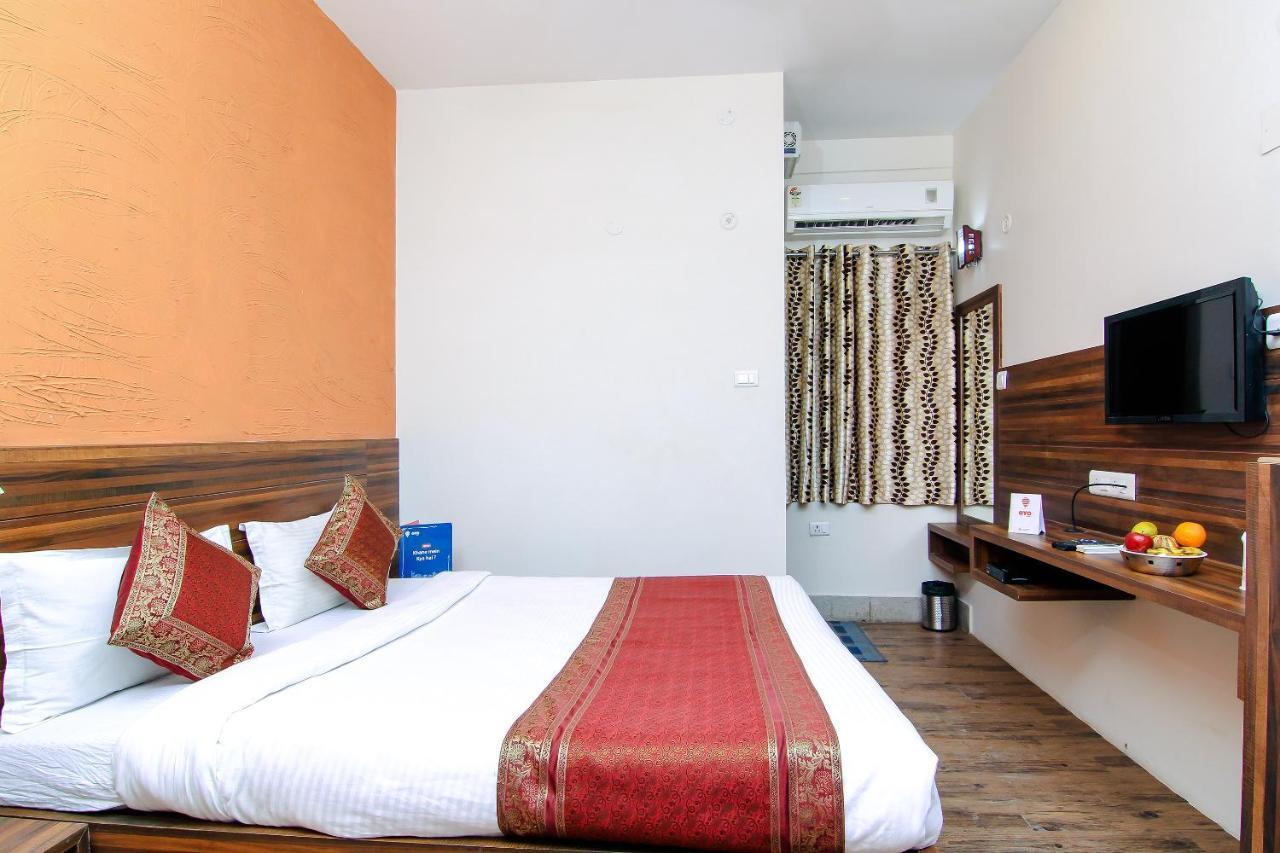 Hotel R B International Waranasi Zewnętrze zdjęcie