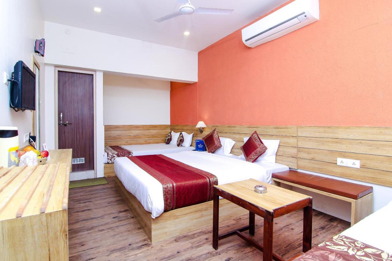 Hotel R B International Waranasi Zewnętrze zdjęcie