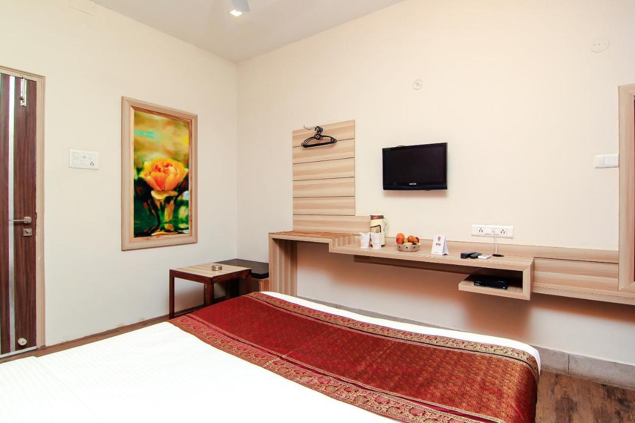 Hotel R B International Waranasi Zewnętrze zdjęcie