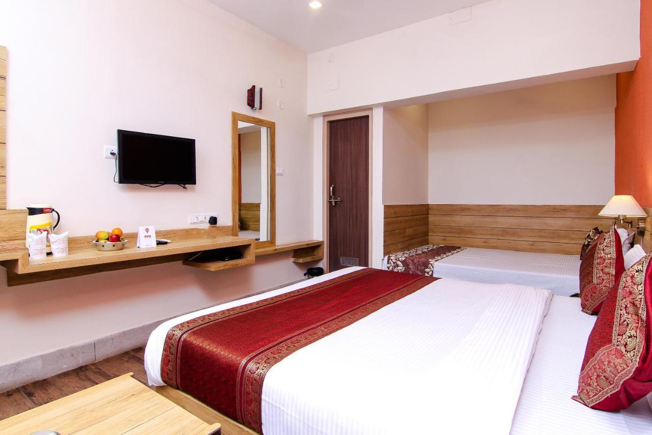 Hotel R B International Waranasi Zewnętrze zdjęcie