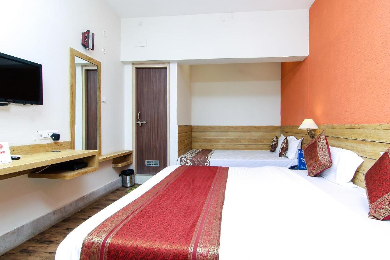 Hotel R B International Waranasi Zewnętrze zdjęcie
