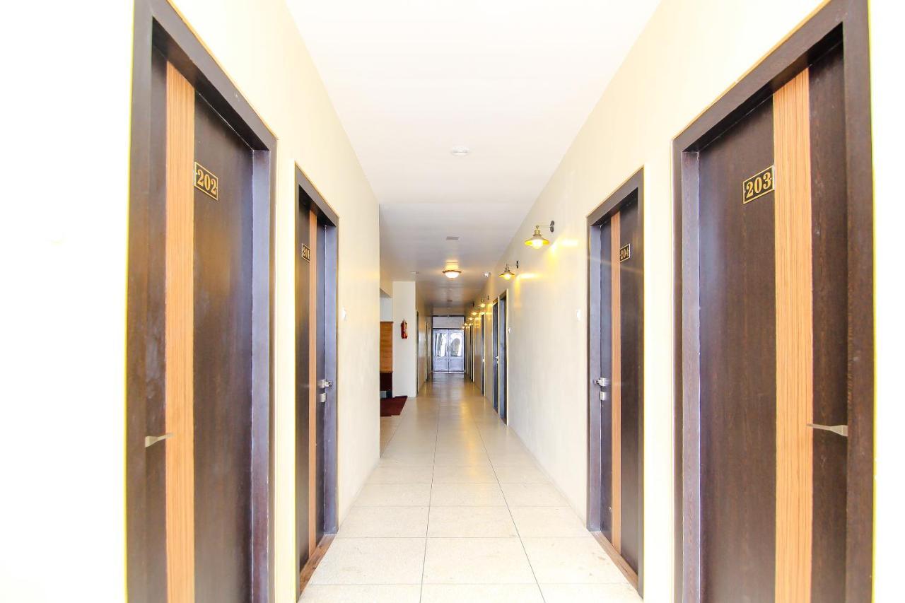 Hotel R B International Waranasi Zewnętrze zdjęcie